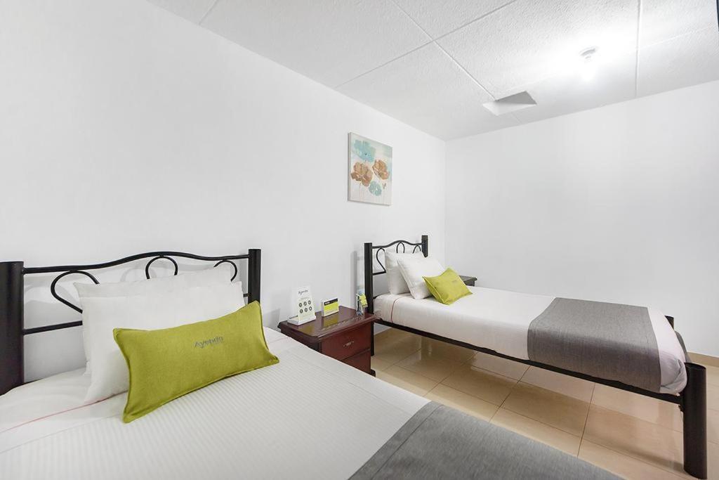 Hotel Casa Normandia ボゴタ エクステリア 写真
